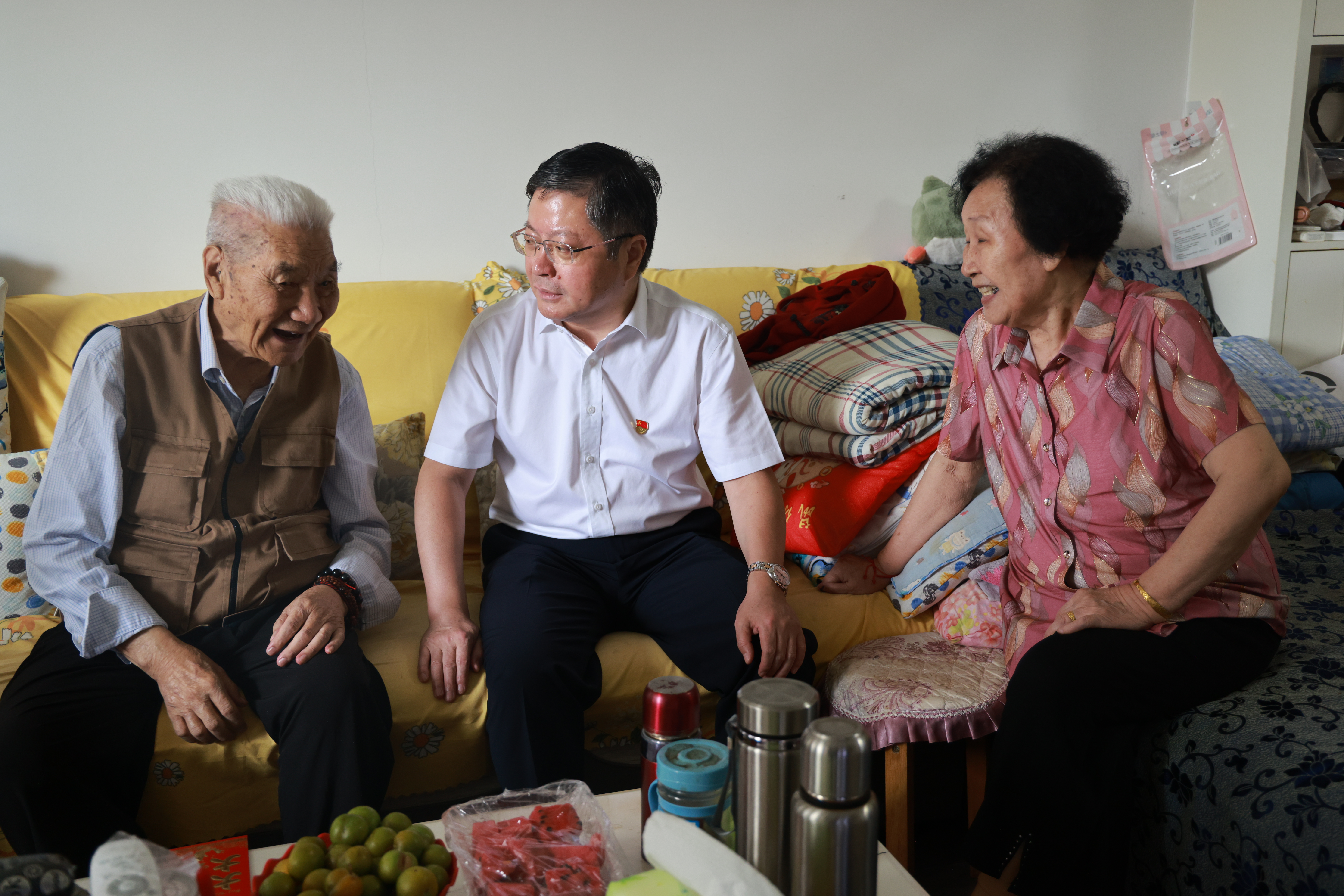 31970902.jpg 公司党委开展走访慰问老党委领导及困难老党员活动2.jpg